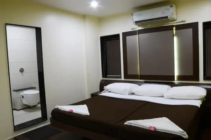 Колхапур: Hotel Rajat Executive