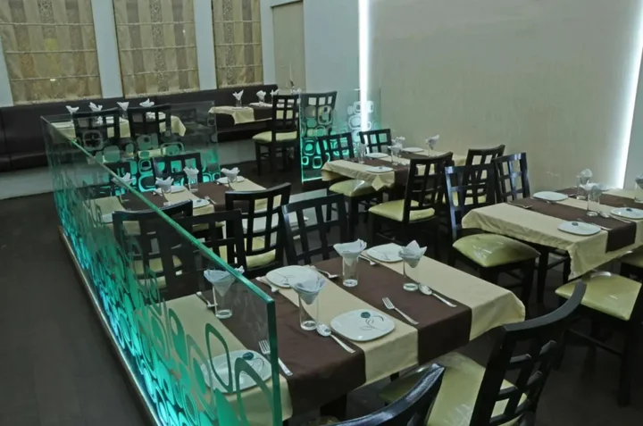 Колхапур: Hotel Rajat Executive