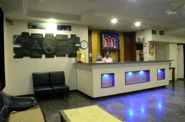 Колхапур: Hotel Rajat Executive