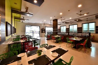 Раджгурунагар: Click Hotel Sagar Plaza Chakan, Pune