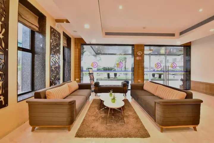 Раджгурунагар: Click Hotel Sagar Plaza Chakan, Pune