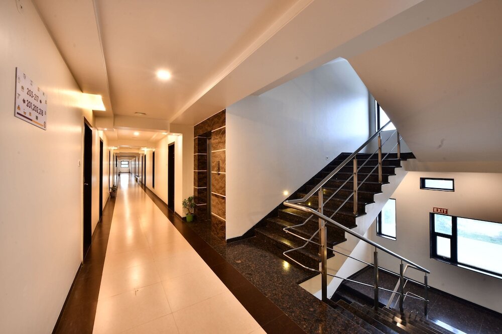 Раджгурунагар: Click Hotel Sagar Plaza Chakan, Pune