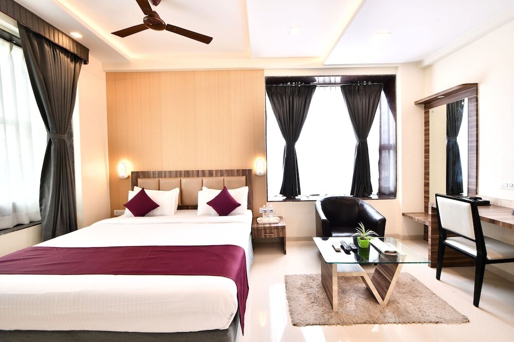 Раджгурунагар: Click Hotel Sagar Plaza Chakan, Pune