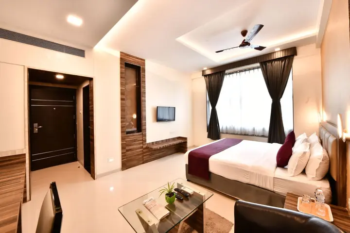 Раджгурунагар: Click Hotel Sagar Plaza Chakan, Pune