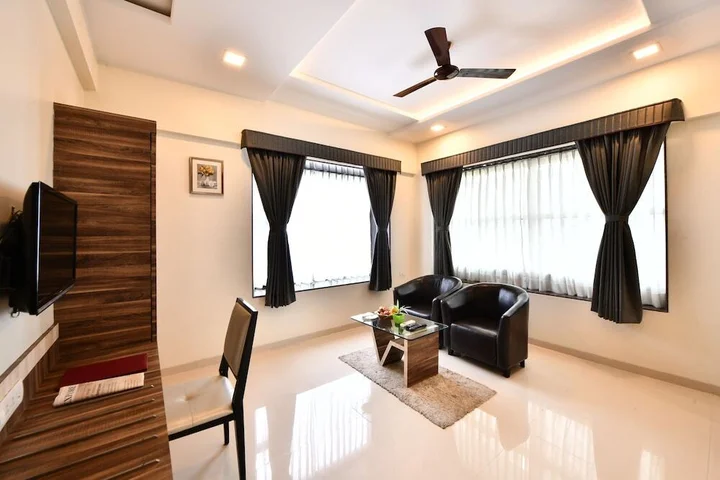 Раджгурунагар: Click Hotel Sagar Plaza Chakan, Pune