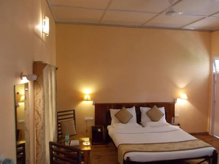 Хафлонг: Landmark Hotels,Haflong