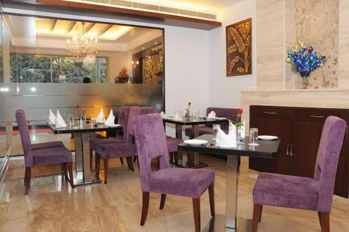 Орай: Hotel Shree Hari