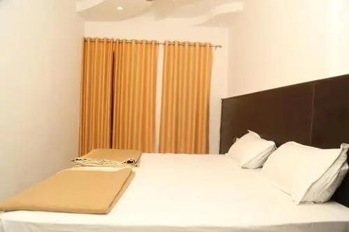 Орай: Hotel Shree Hari
