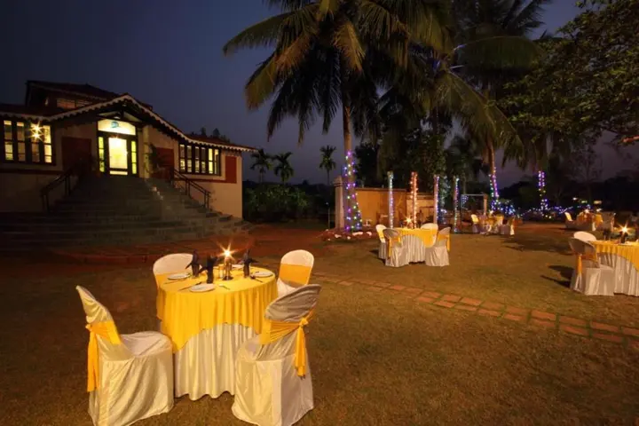 Вагатор: Konkan Crown Resort & Club Sawantwadi