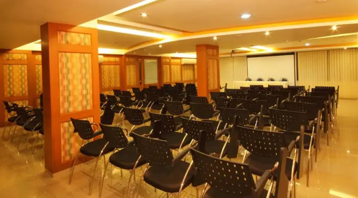 Вагатор: Konkan Crown Resort & Club Sawantwadi