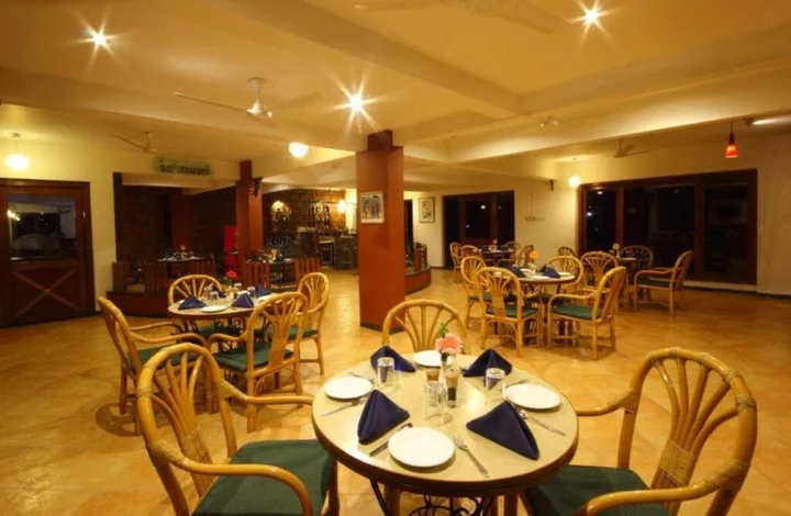 Вагатор: Konkan Crown Resort & Club Sawantwadi