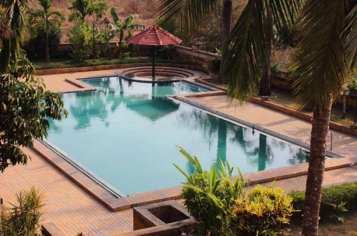 Вагатор: Konkan Crown Resort & Club Sawantwadi