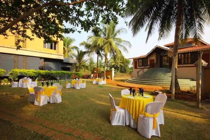 Вагатор: Konkan Crown Resort & Club Sawantwadi