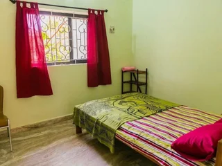 Арамбол: Koala Hotel and Lounge
