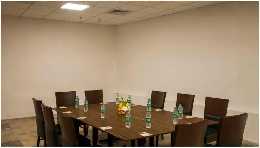 Нави-Мумбай: Hotel Mumbai House Airoli Navi Mumbai