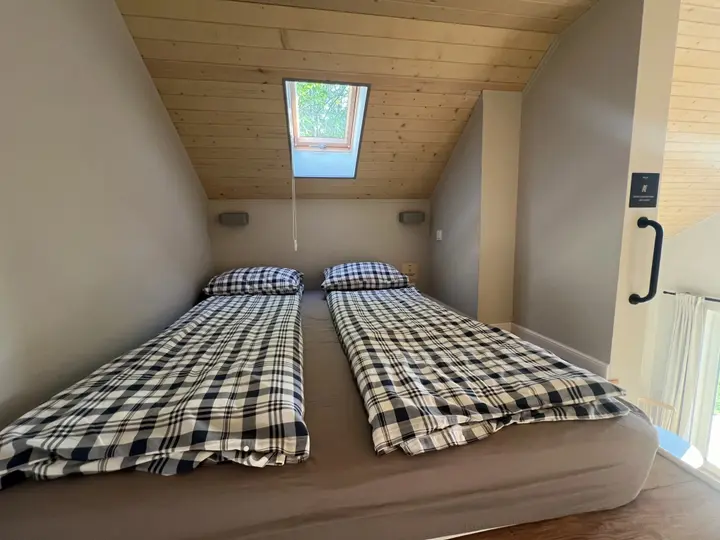 Коробицыно: Гостевой дом Домики в поле