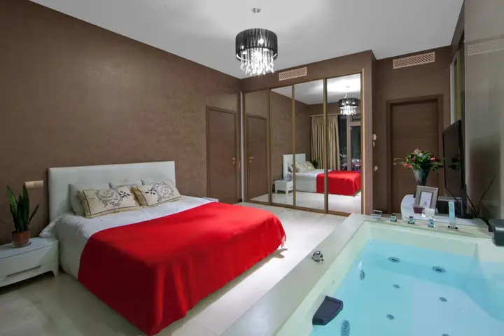 Апартаменты Golden Apartments Falcon jacuzzi on 48th floor — фото 3