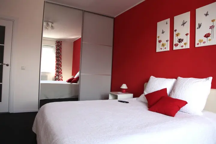 Санкт-Петербург: Квартира Red Wall