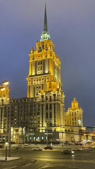 Москва: Апартаменты с парковкой. Пешком по Новому Арбату до Кремля