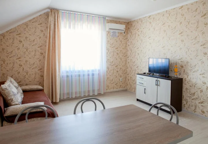 Должанская: Holiday home on Chapaieva 121
