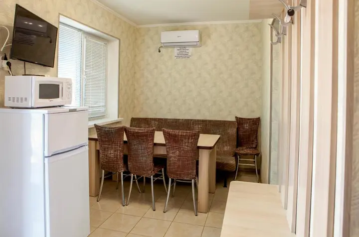 Должанская: Holiday home on Chapaieva 121