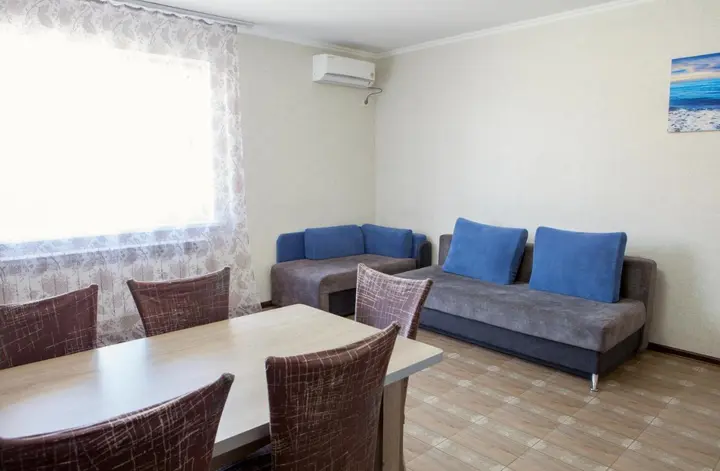 Должанская: Holiday home on Chapaieva 121