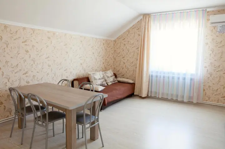 Должанская: Holiday home on Chapaieva 121