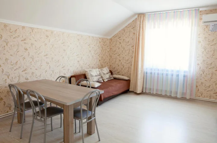 Должанская: Holiday home on Chapaieva 121