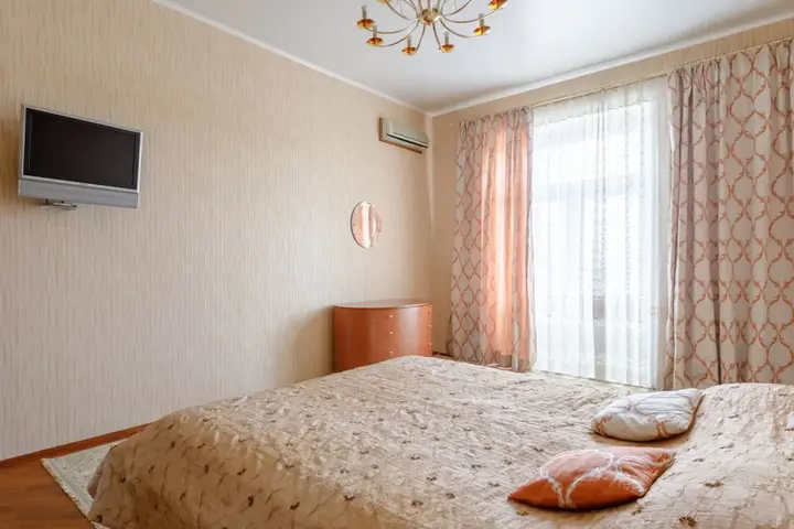Москва: Квартира у Патриарших Прудов