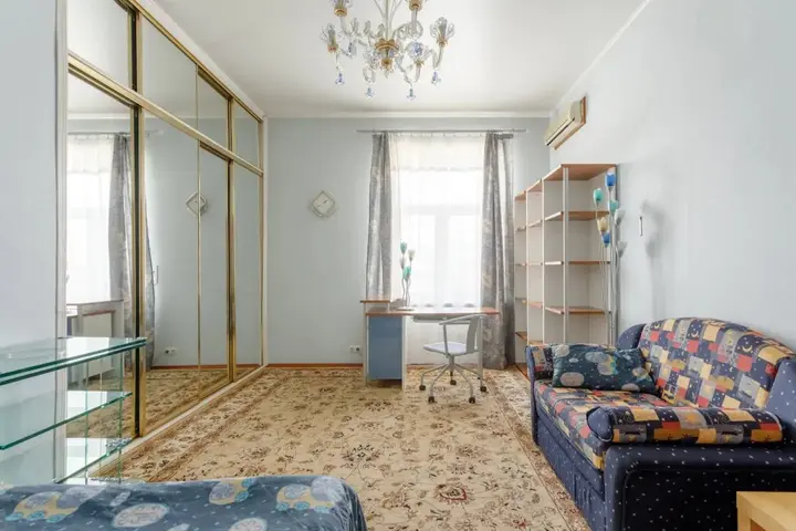 Москва: Квартира у Патриарших Прудов