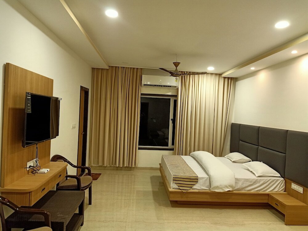 Самерпер: Sun Stone Hotel & Club