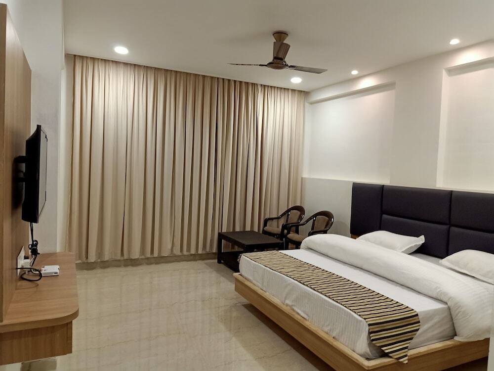 Самерпер: Sun Stone Hotel & Club