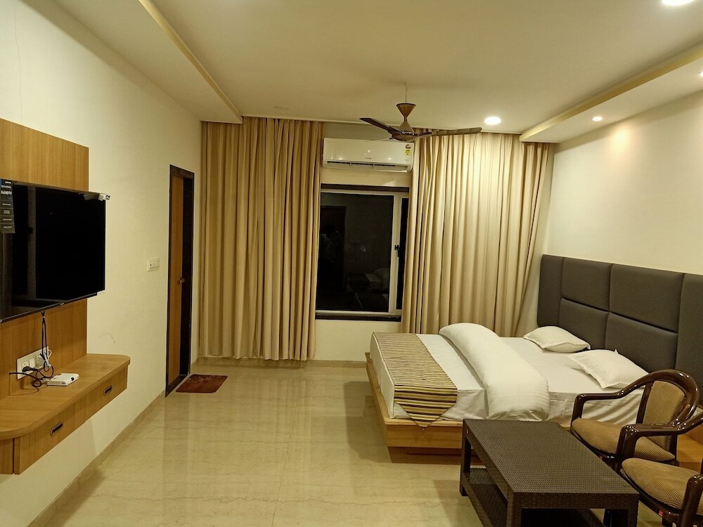 Самерпер: Sun Stone Hotel & Club