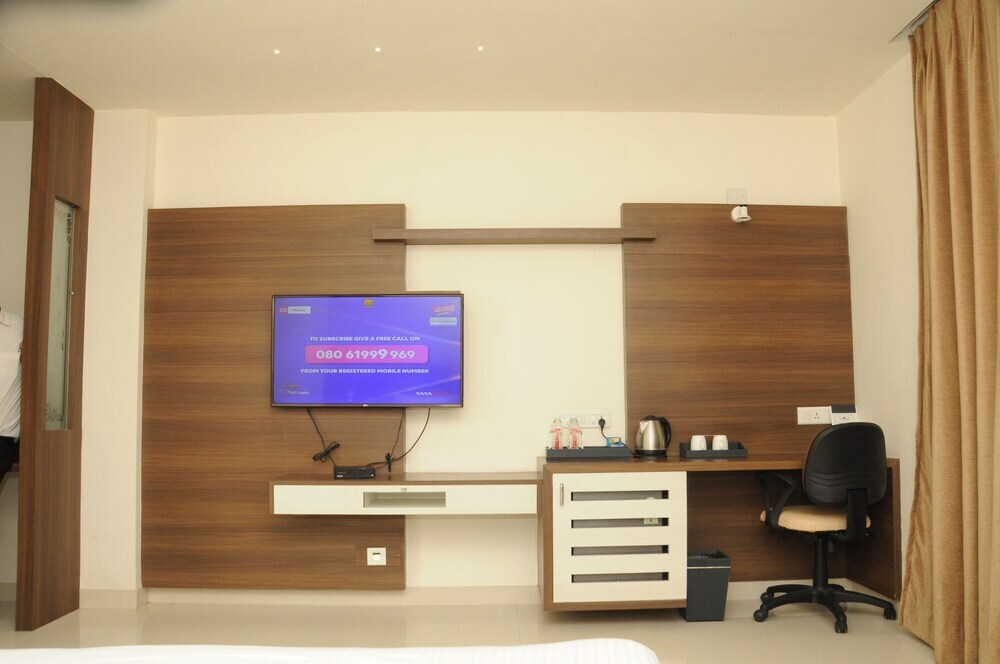 Дварка: Madhuvan Suites by Blues