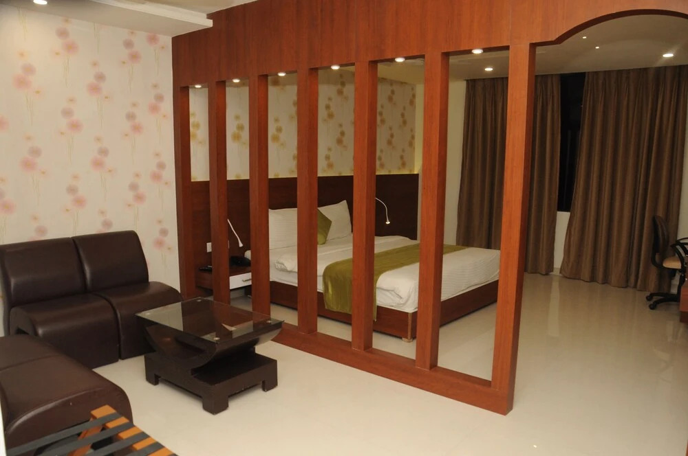 Дварка: Madhuvan Suites by Blues