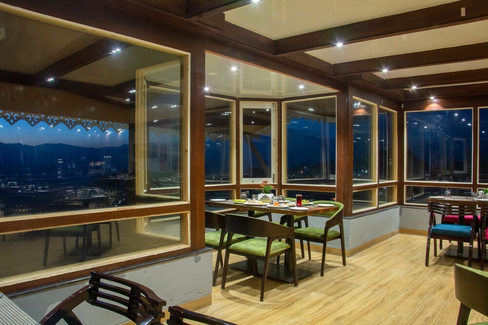 Дарджилинг: Sumi Vista T V Tower Darjeeling