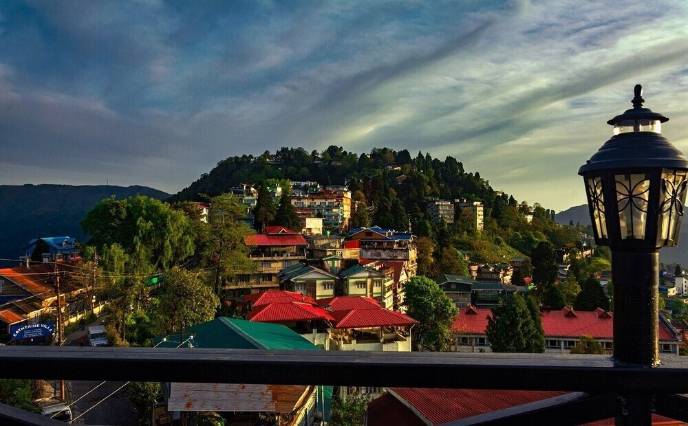 Дарджилинг: Sumi Vista T V Tower Darjeeling