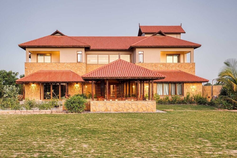 Бхудж: The Kutchh Courtyard Resort