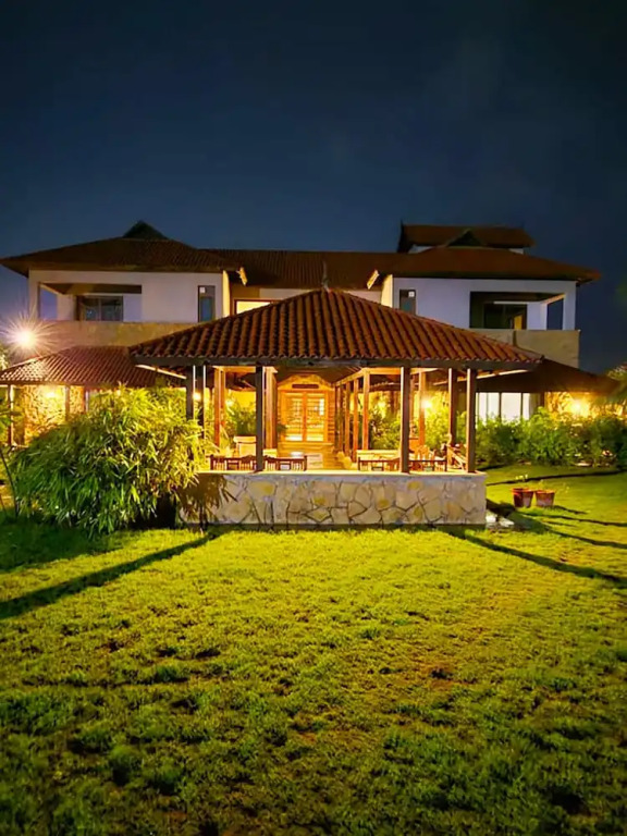 Бхудж: The Kutchh Courtyard Resort