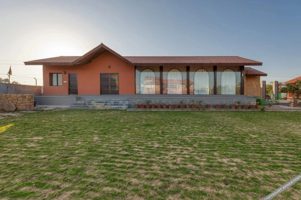 Бхудж: The Kutchh Courtyard Resort