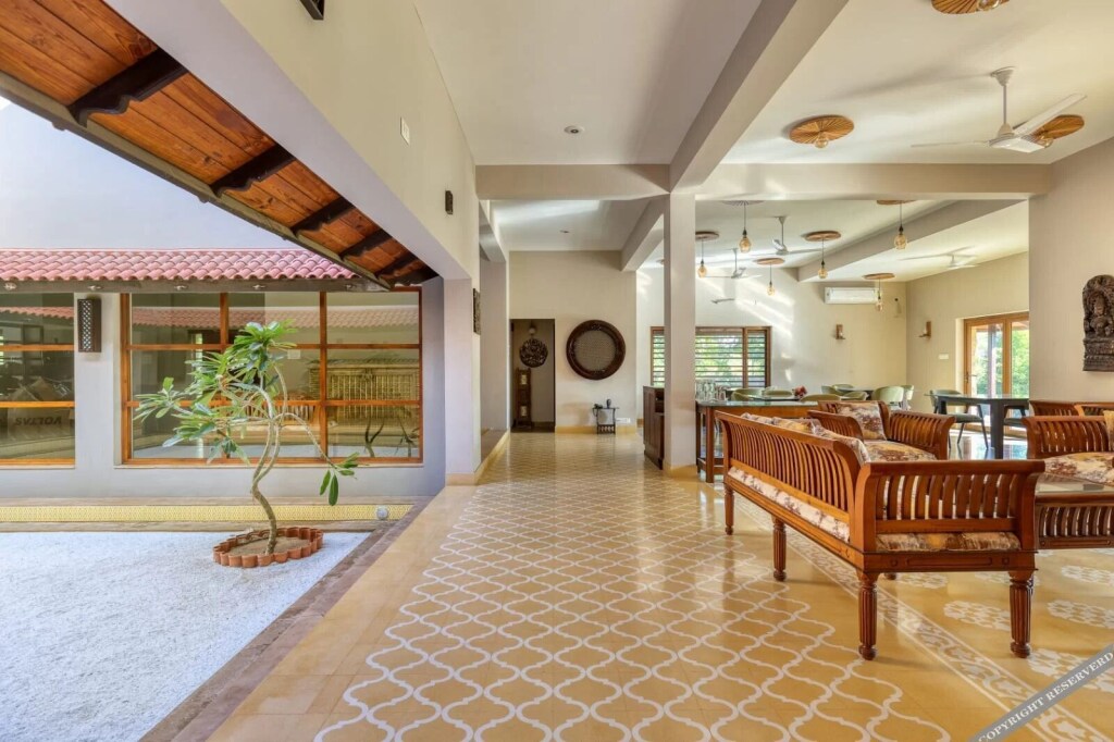 Бхудж: The Kutchh Courtyard Resort
