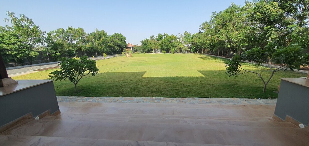 Бхудж: The Kutchh Courtyard Resort