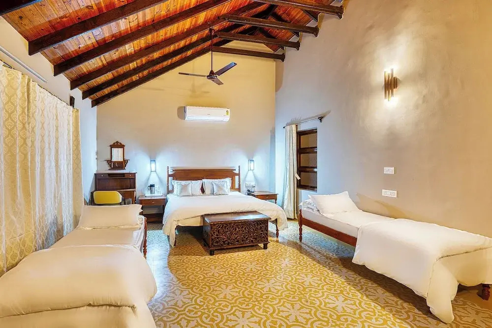 Бхудж: The Kutchh Courtyard Resort