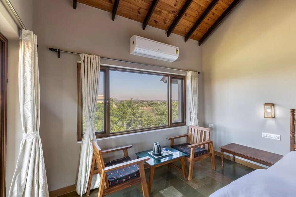 Бхудж: The Kutchh Courtyard Resort