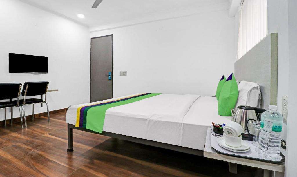 carousel image 0