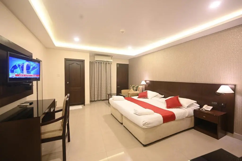 Cheppad: Hotel Bhagavath Gardens