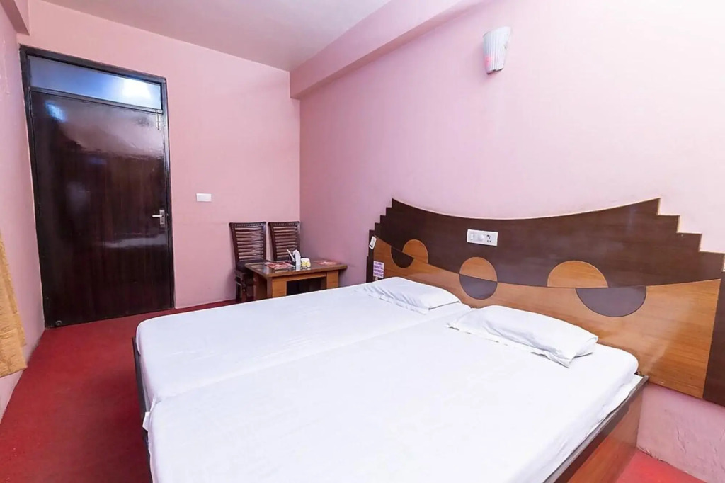 Лудхиана: Hotel Parhar