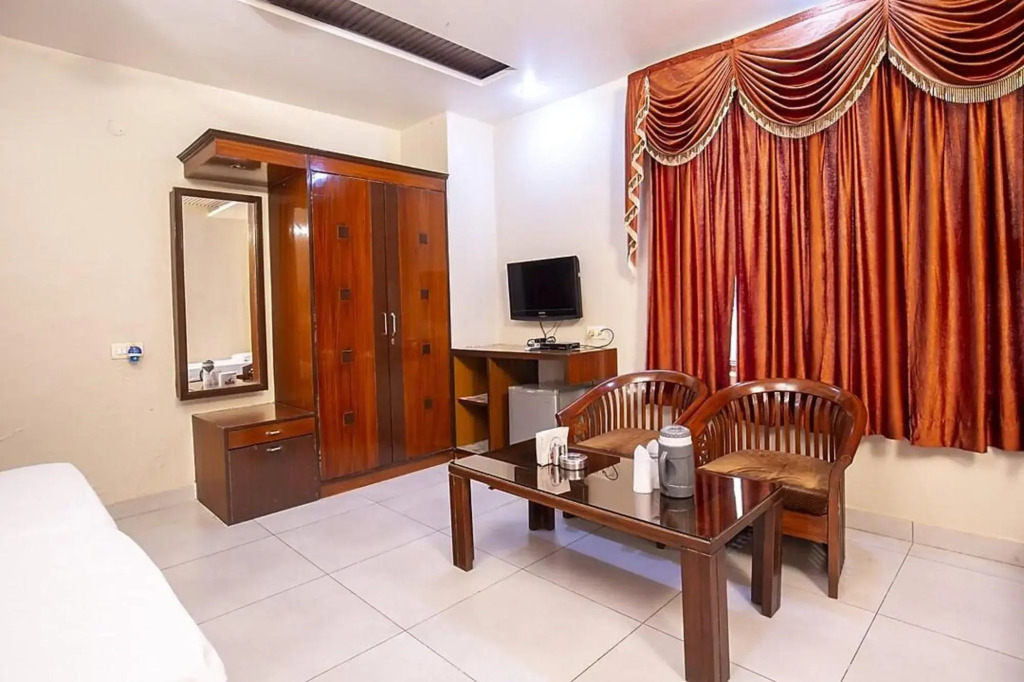 Лудхиана: Hotel Parhar