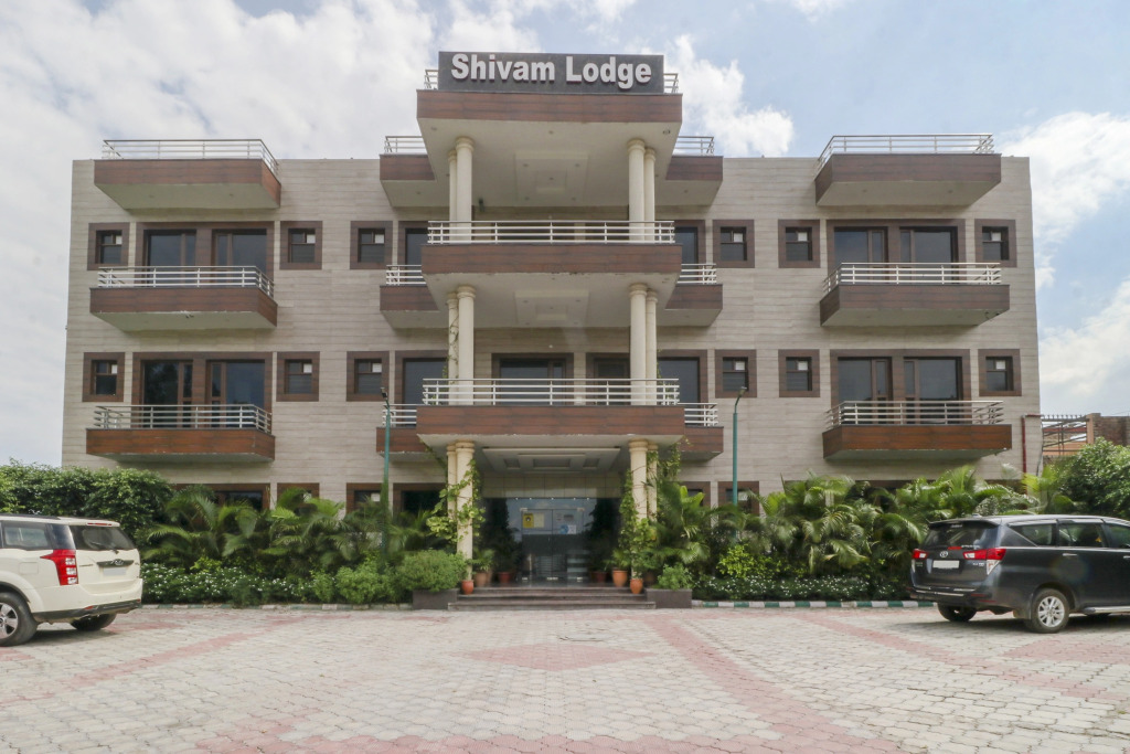 Амбала: Hotel Shivam Lodge By OYO