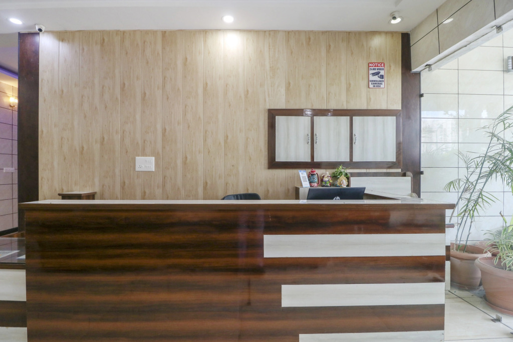 Амбала: Hotel Shivam Lodge By OYO
